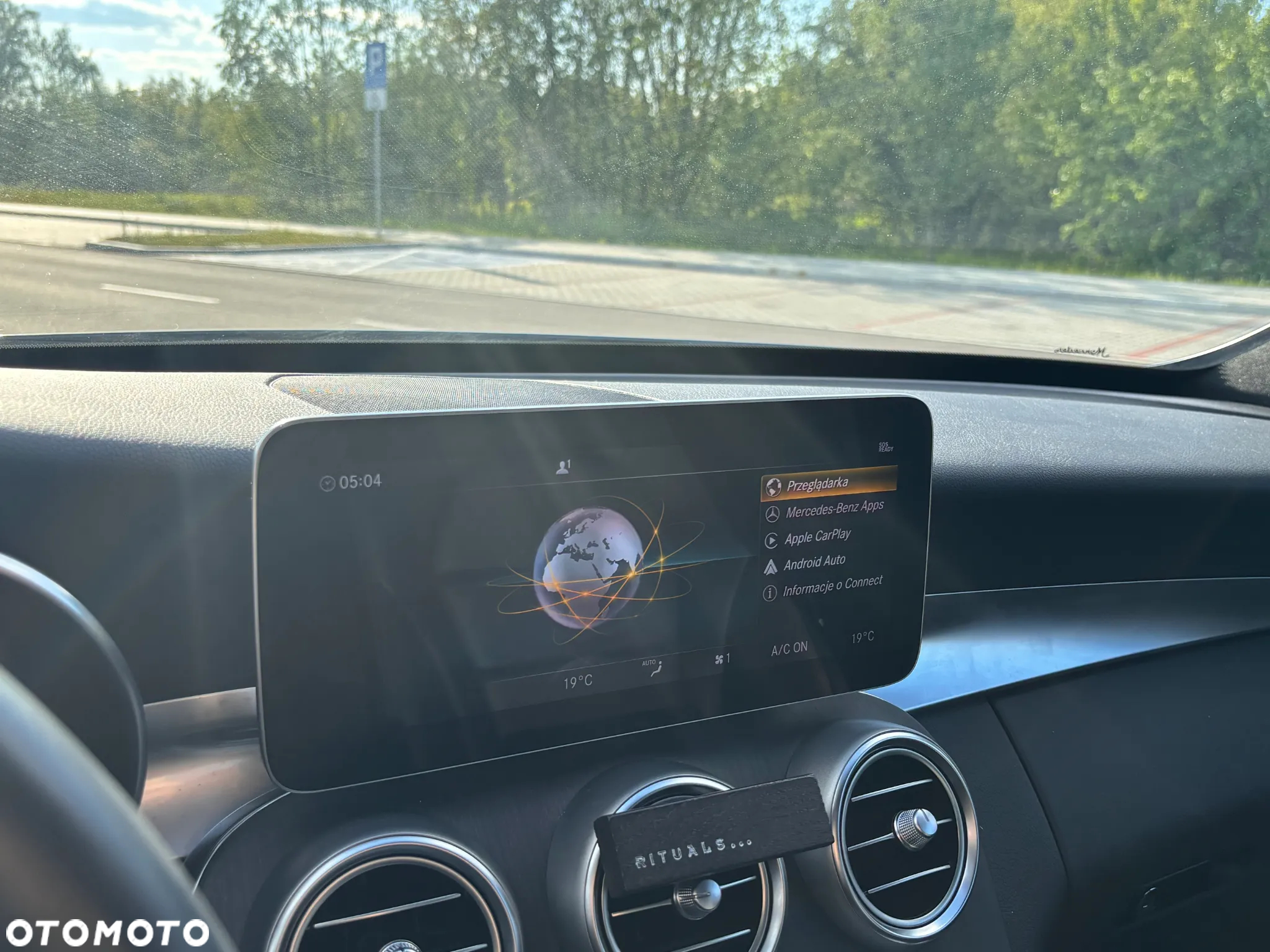 Mercedes-Benz Klasa C 300 T 4Matic 9G-TRONIC AMG Line - 27