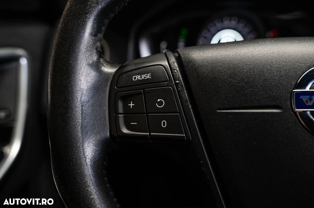 Volvo XC 60 D3 Geartronic Momentum - 20