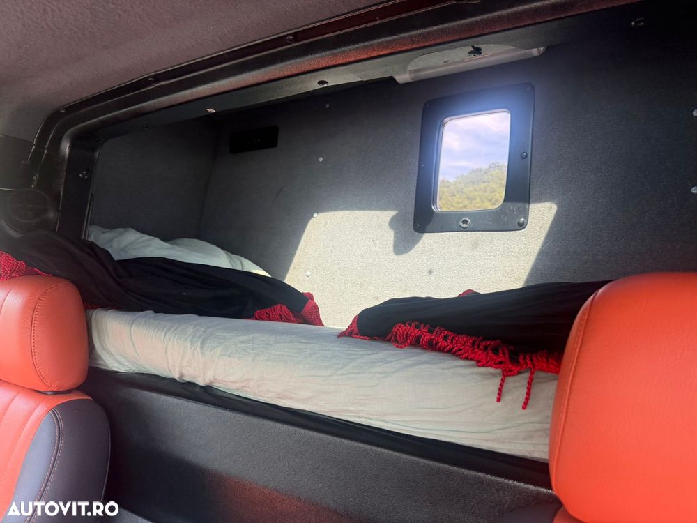 Mercedes-Benz Sprinter - 2