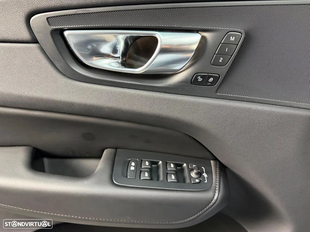 Volvo XC 60 2.0 T8 PHEV Plus Bright AWD - 16