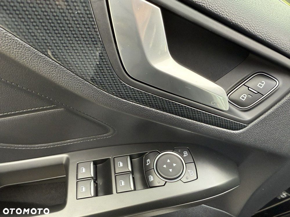 Ford Focus - 33
