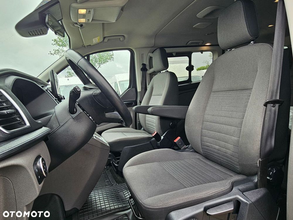Ford Tourneo Custom - 20