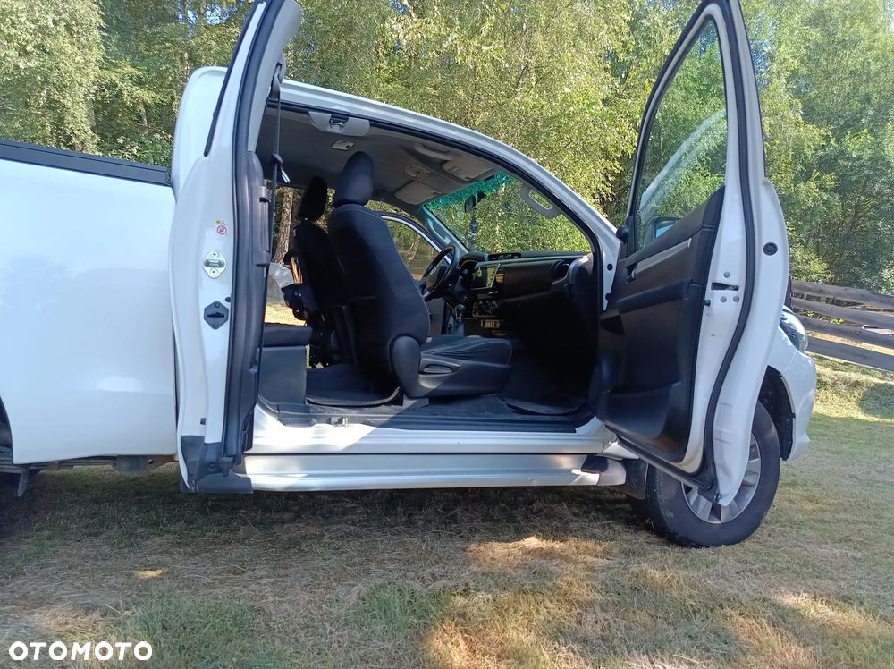 Toyota Hilux 4x4 Extra Cab Duty Comfort - 8