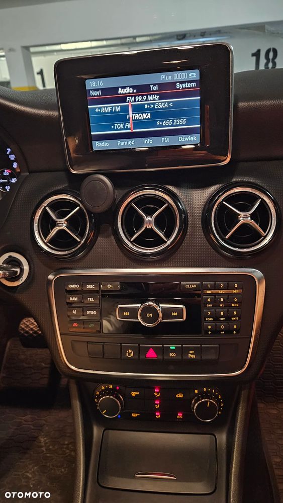 Mercedes-Benz Klasa A 180 (BlueEFFICIENCY) 7G-DCT - 39