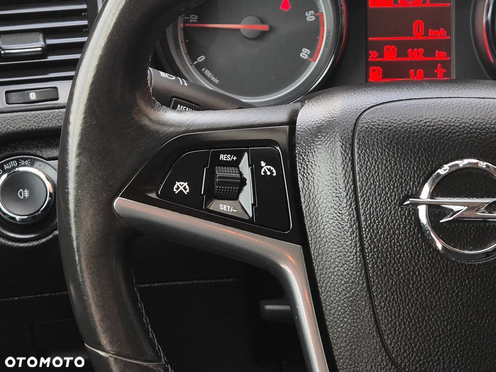 Opel Insignia - 29