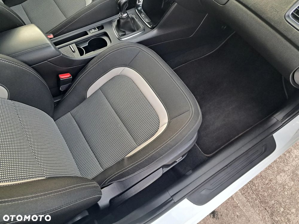 Kia Ceed - 27