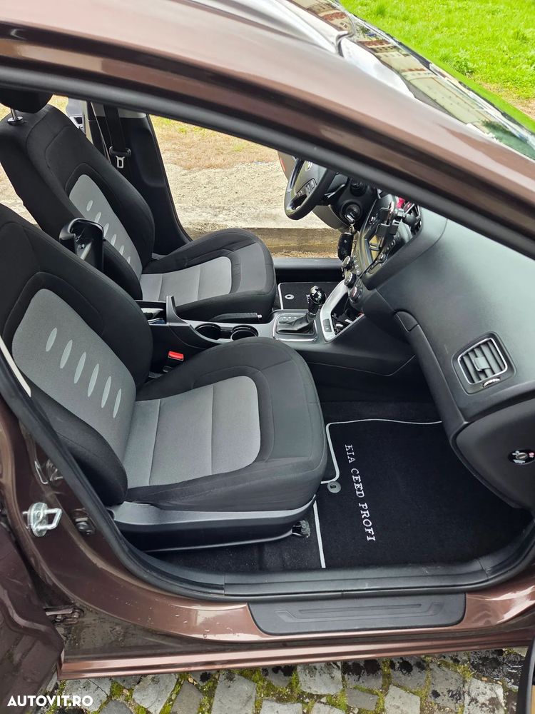 Kia Ceed 1.6 CRDi 128 Aut. Platinum Edition - 1