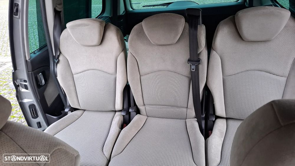 Peugeot 807 2.0 HDi Navteq - 8