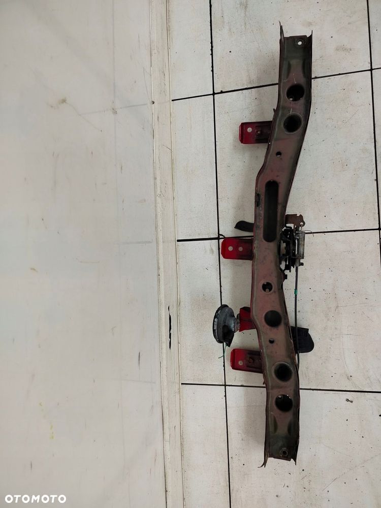toyota auris i 06r- pas górny wzmocnienie 3j6 - 4
