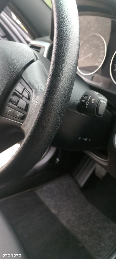 BMW Seria 3 318d DPF Edition Sport - 10