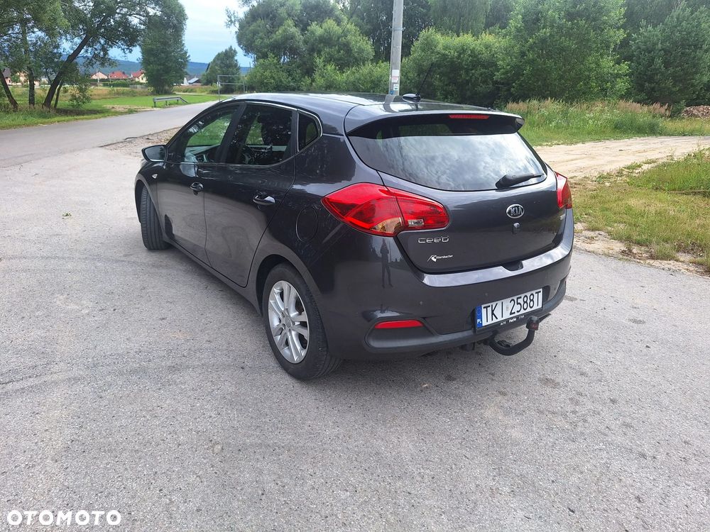 Kia Ceed - 10