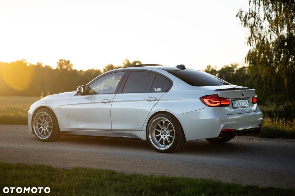 BMW Seria 3 335i Sport Line - 2