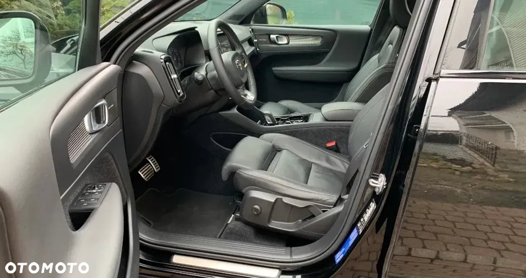 Volvo XC 40 T4 AWD R-Design - 36