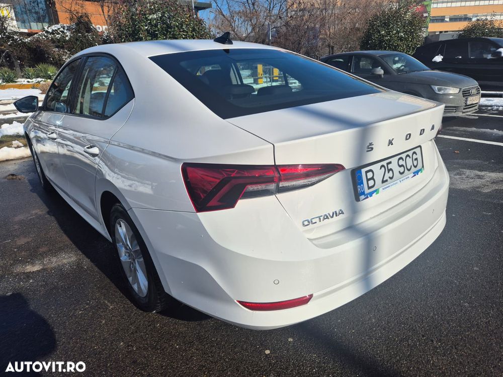 Skoda Octavia 2.0 TDI DSG Ambition - 6