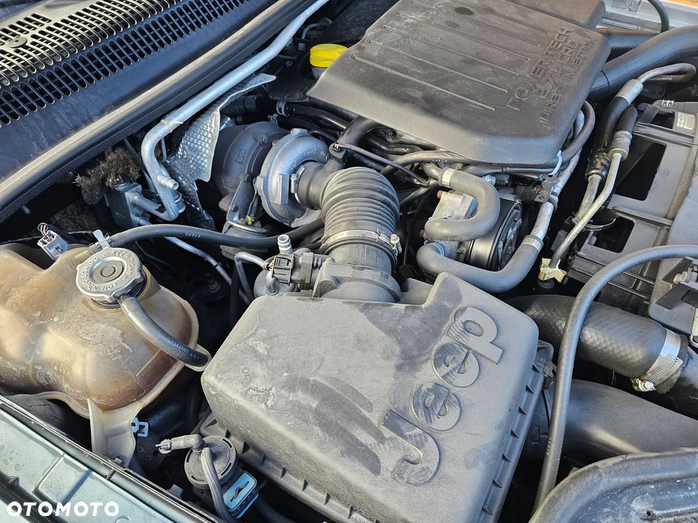 Jeep Grand Cherokee - 36