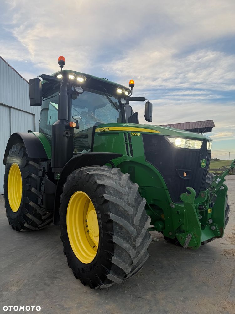 John Deere 7250R - 8