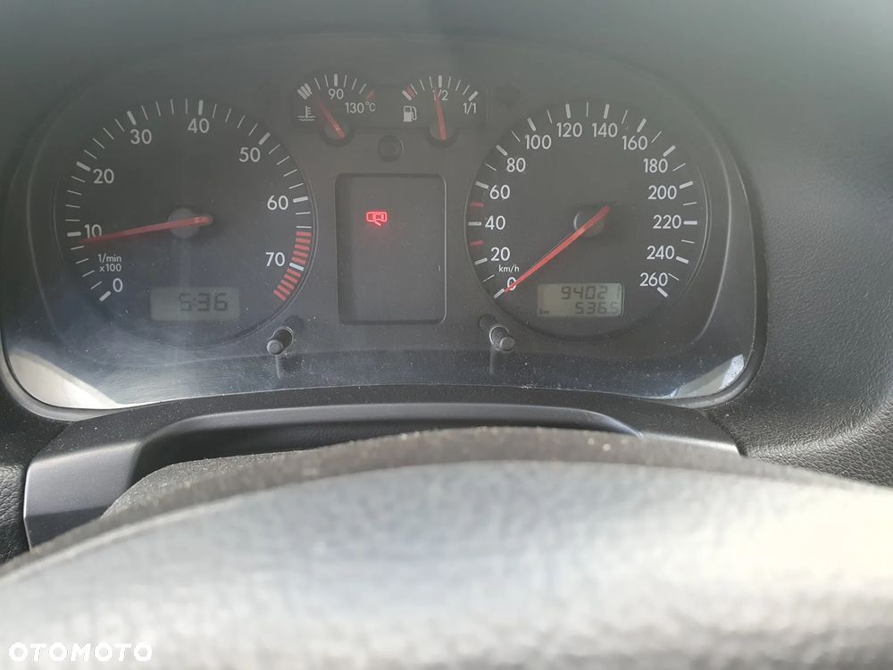 Volkswagen Bora 1.6 - 12