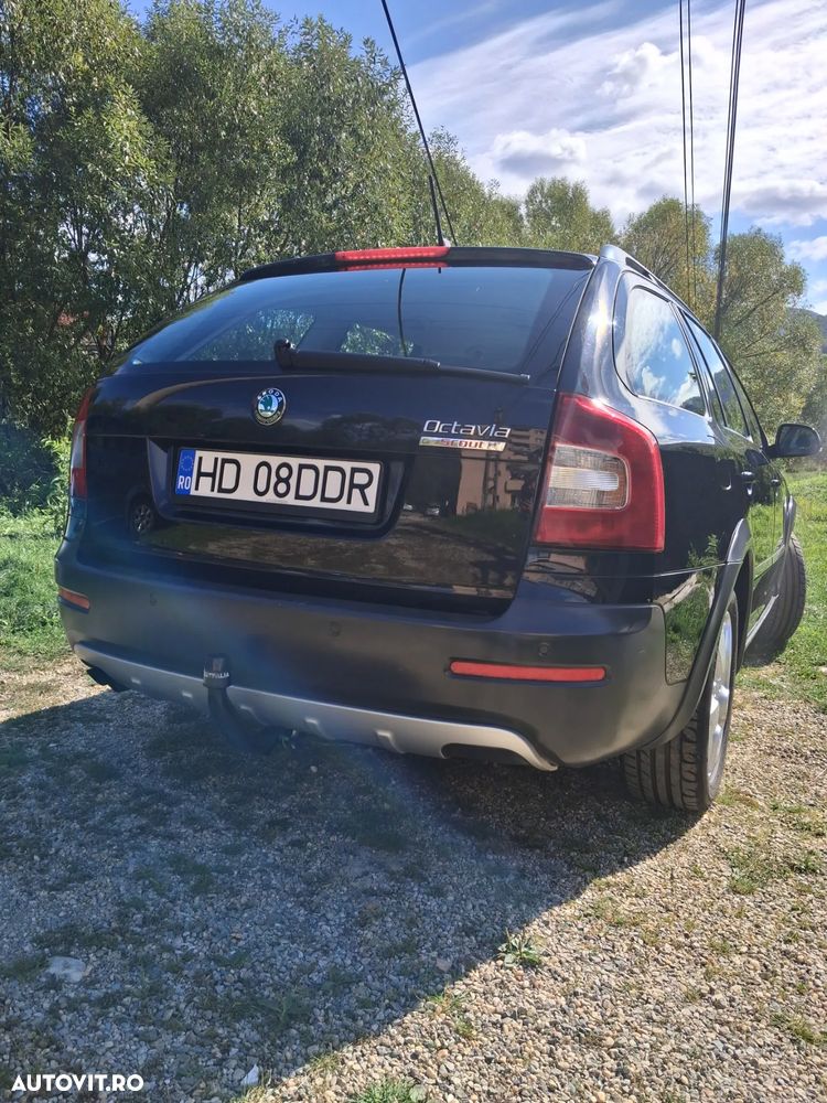 Skoda Octavia Combi 2.0 TDI DPF 4x4 DSG Scout - 5