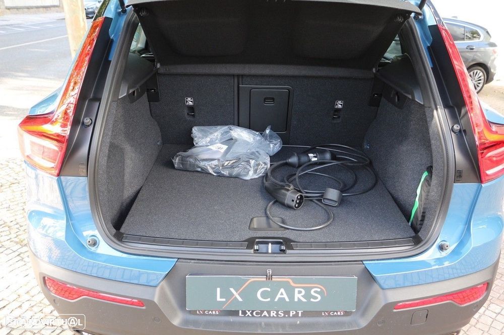 Volvo XC 40 Recharge Plus - 36
