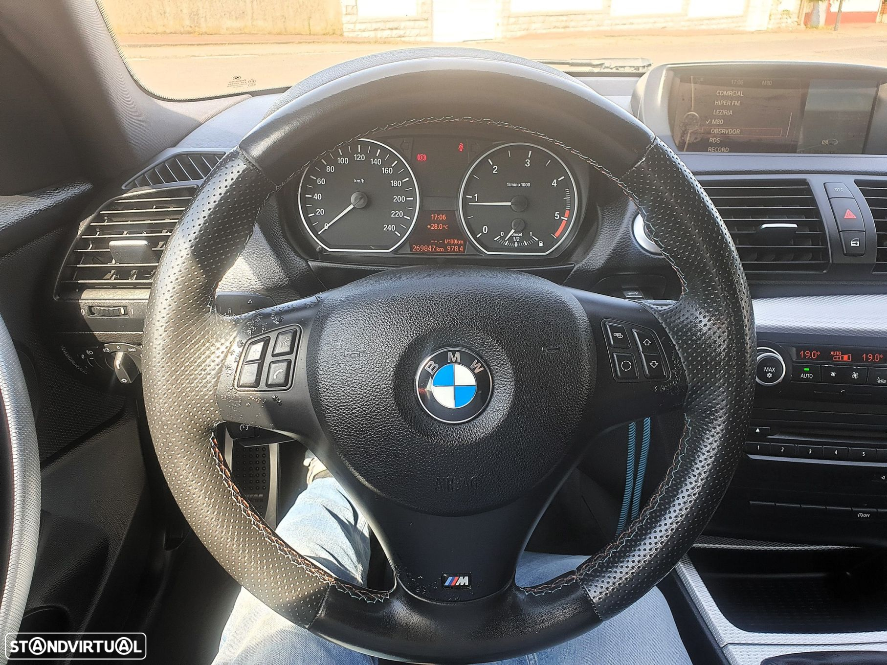 BMW 118 d Pack M - 15