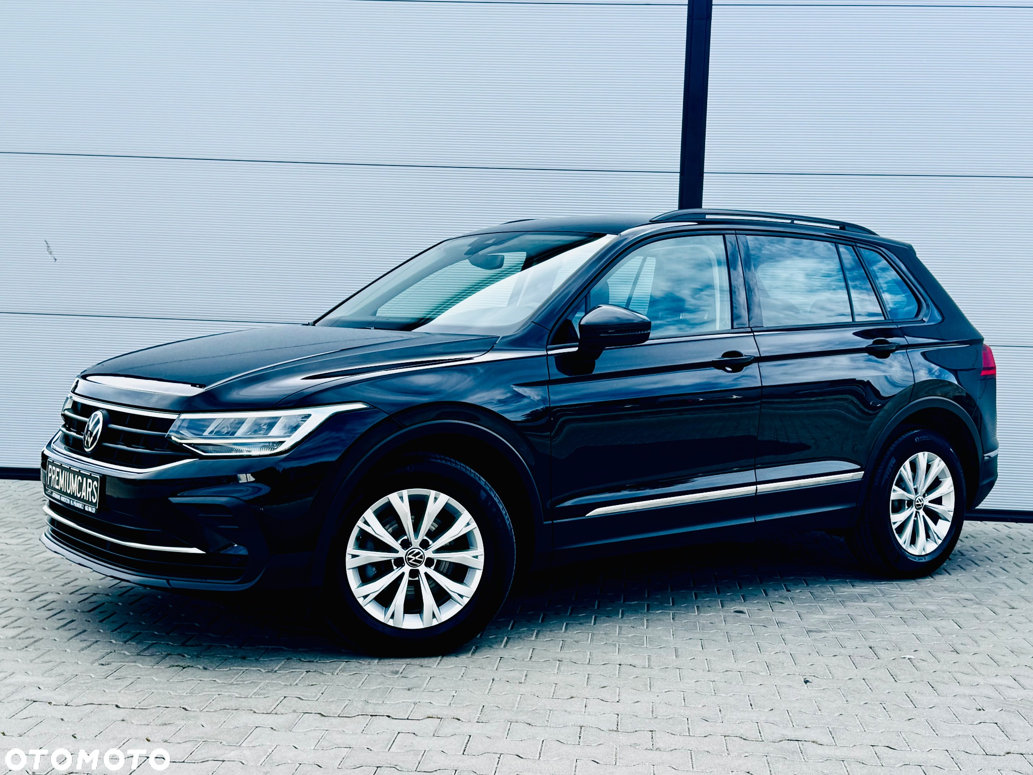 Volkswagen Tiguan - 16