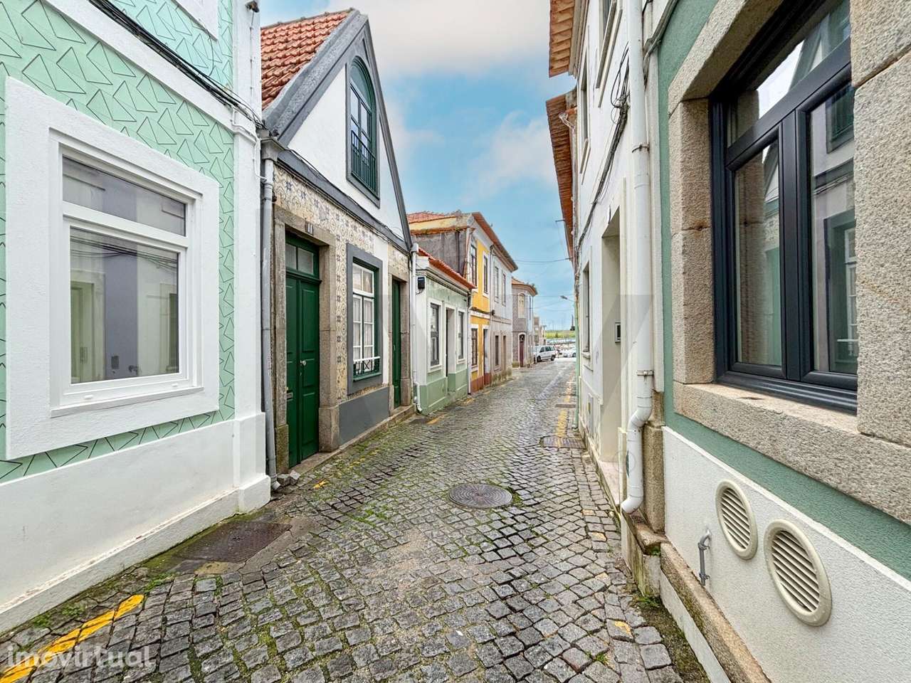 Moradia  Térrea com Sótão Beira Mar (para recuperar, inserida na Área - Grande imagem: 4/35