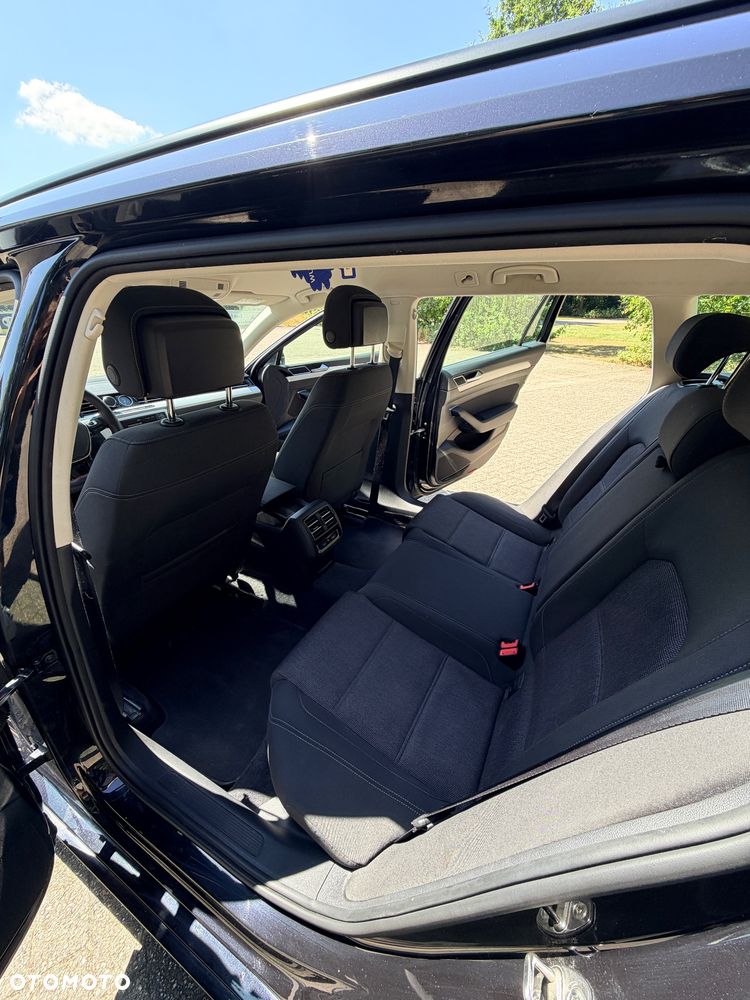 Volkswagen Passat - 5