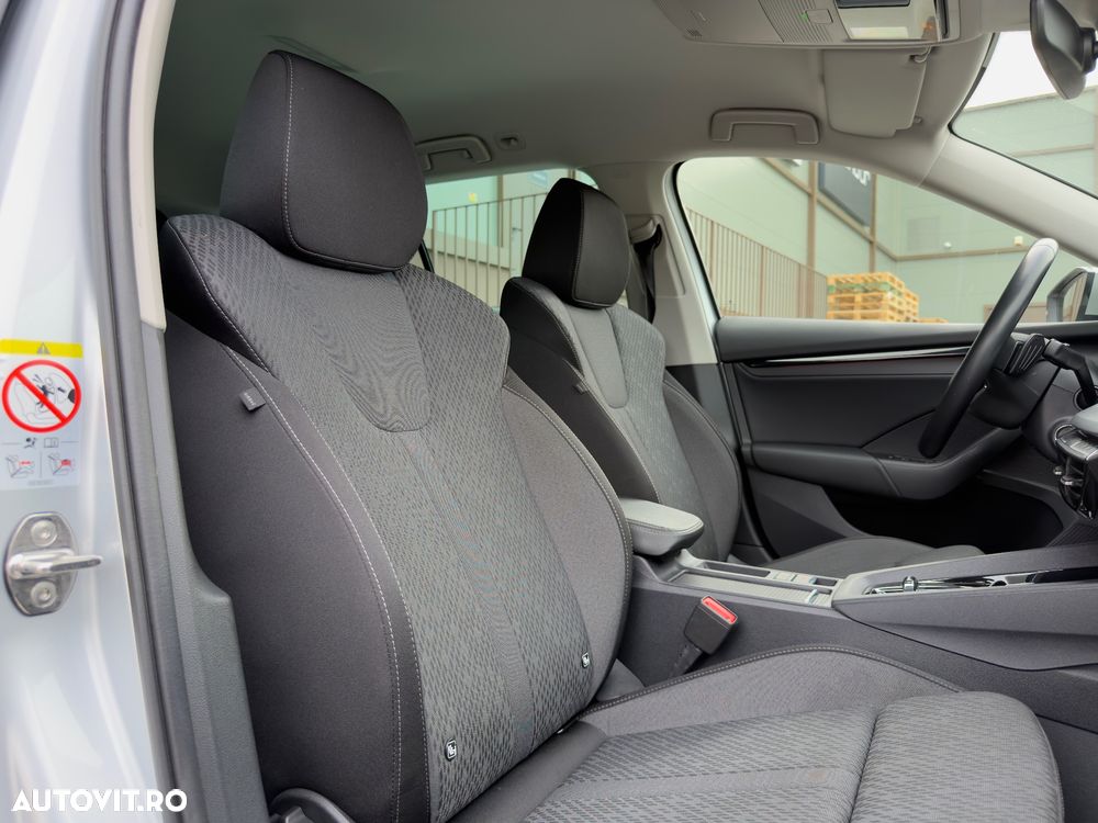 Skoda Octavia 2.0 TDI DSG Clever - 35