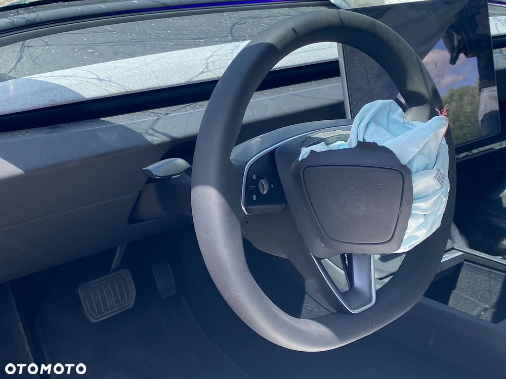 Tesla Model 3 - 10