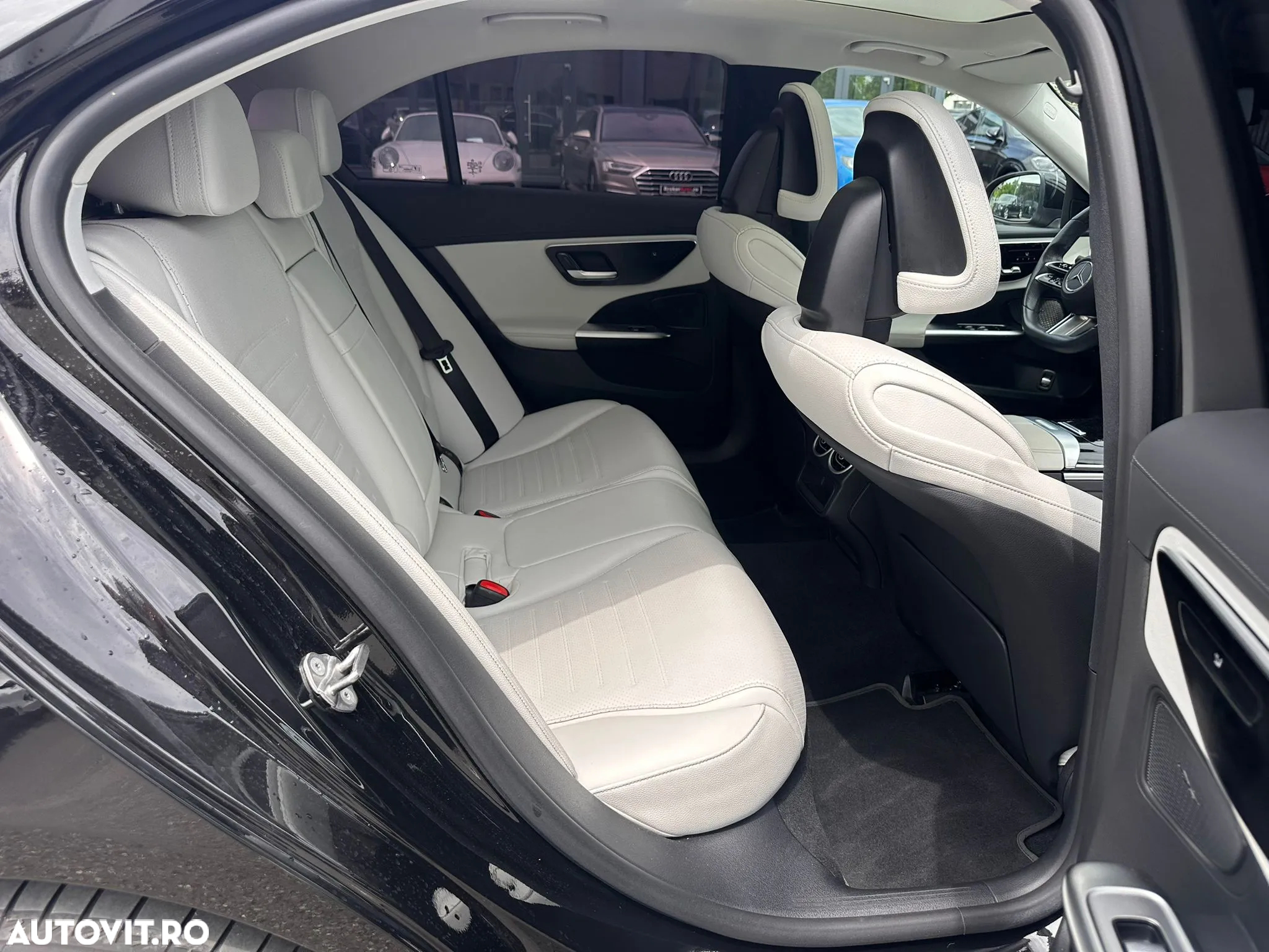 Mercedes-Benz C 300 d T 9G-TRONIC AMG Line - 11