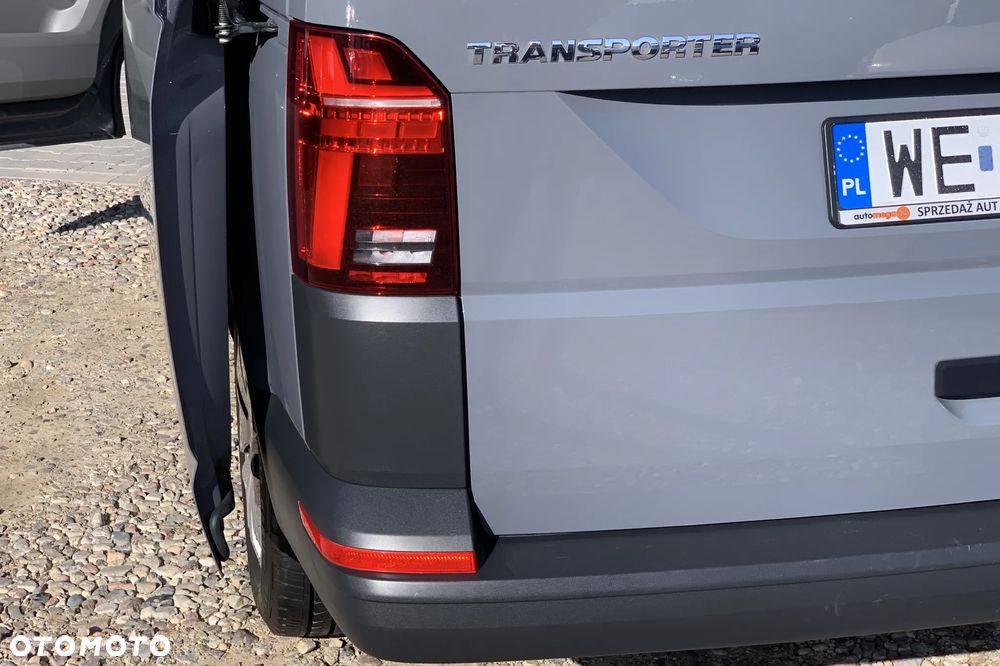 Volkswagen TRANSPORTER MOCNY T6 SILNIK DNA 2.0TDI MOC 150KM DSG7 SKRZYNIA AUTOMAT Ilość miejsc 9 osobowy ZABUDOWA KOMBI VAN MINIBUS SPECJALNA CARAVELLE Lampy Bi-LED Kamera  Radar 2x boczne drzwi przesuwne! Aktywny tempomat, Asystent pasa, System zmiany pasa, Podgrzewane fotele, Dwustrefowa Klimatyzacja i ogrzewanie! Fabryczne oryginał WEBASTO 5kW THERMO COMFORT SE Szybkie nagrzewanie silnika zimą! - 12