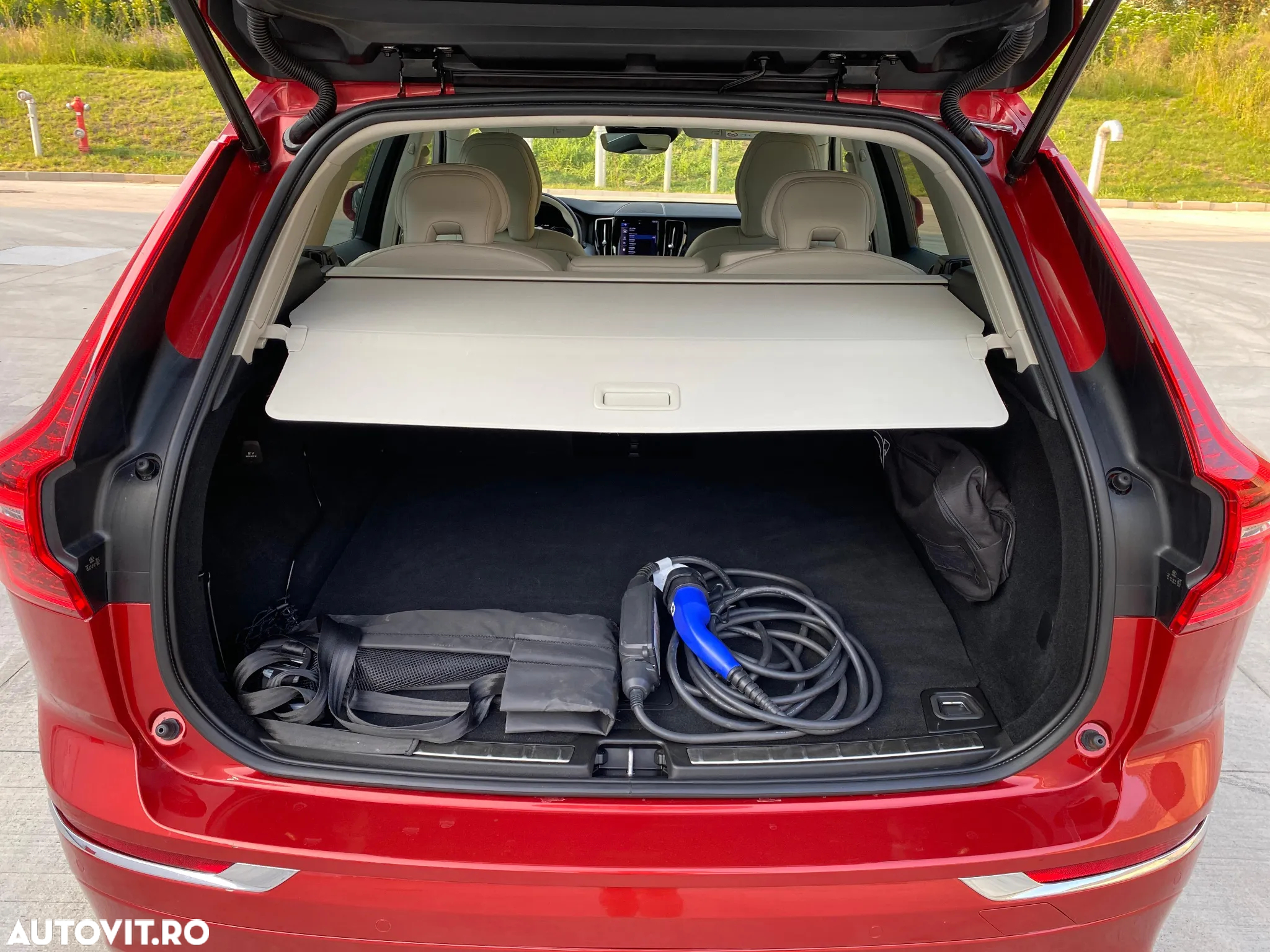 Volvo XC 60 T6 AWD Recharge Geartronic Inscription - 16