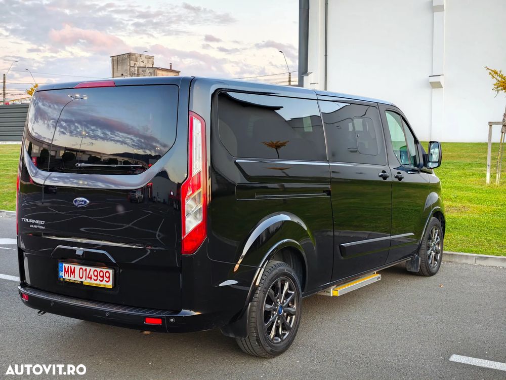 Ford Tourneo Custom Bus 320 2.0 EcoBlue 185 CP L1H1 Titanium Aut. - 6