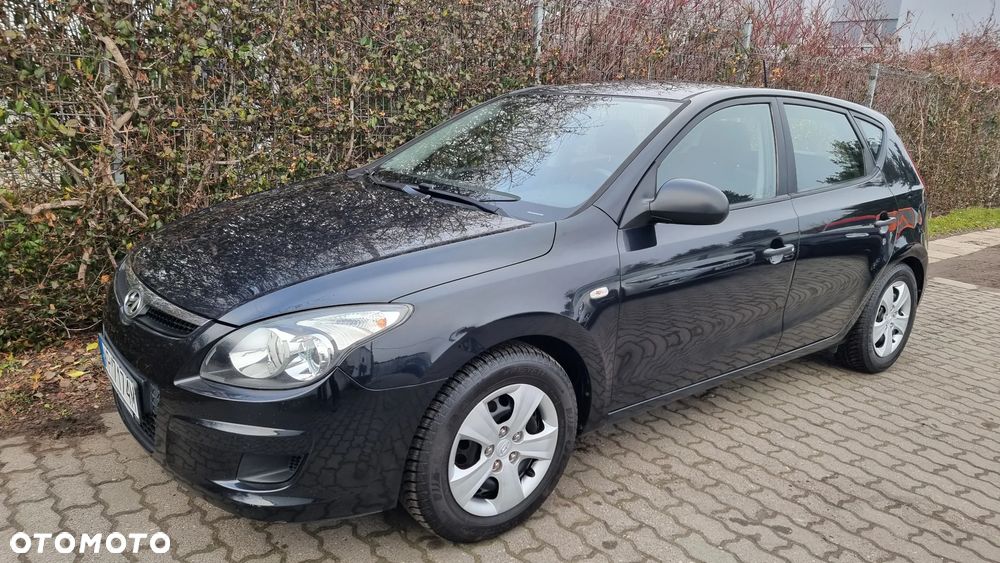 Hyundai i30 1.4 Base + - 3