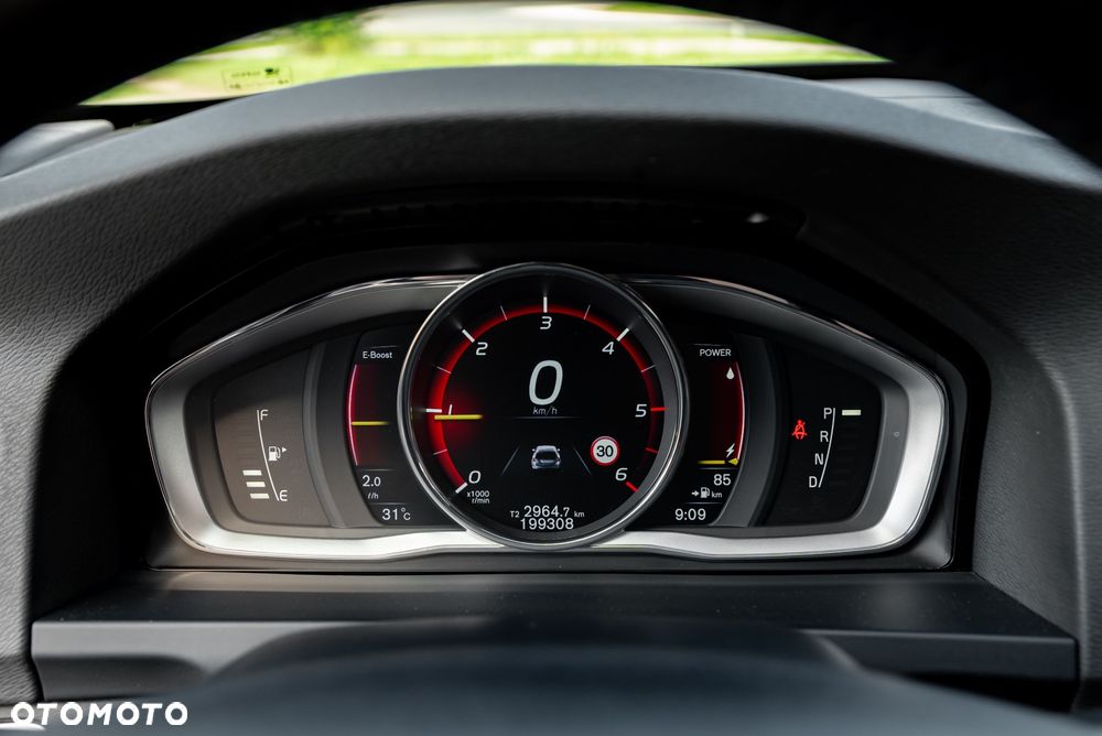 Volvo V60 D6 AWD Plug-in Hybrid Summum - 30