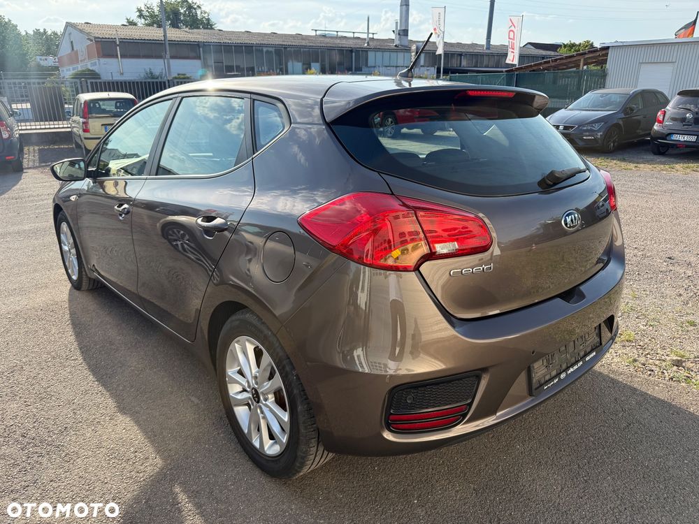 Kia Ceed 1.4 CVVT Dream Team Edition - 3