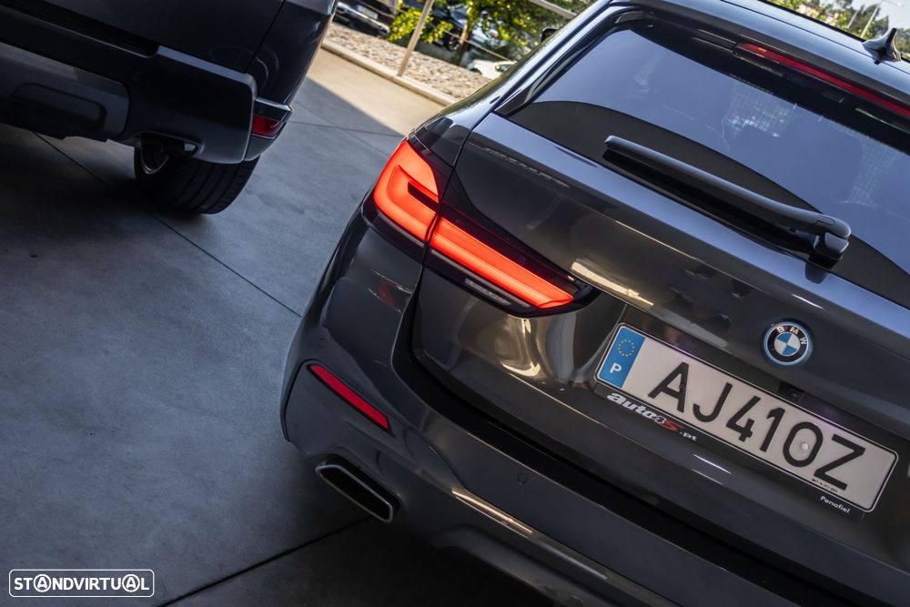 BMW 530 e Pack Desportivo M - 8