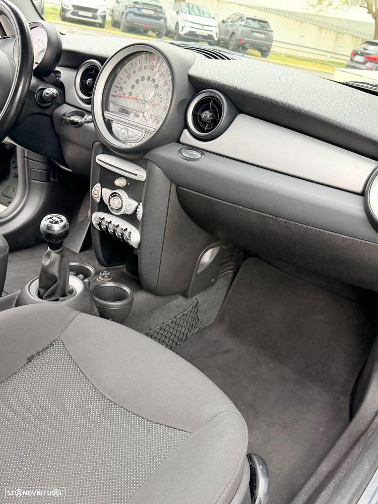 MINI 3 Portas One D - 12