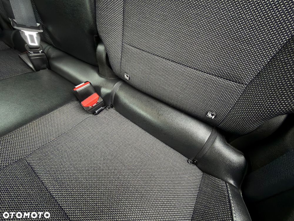 Renault Captur TCe Mild Hybrid 140 GPF TECHNO - 34