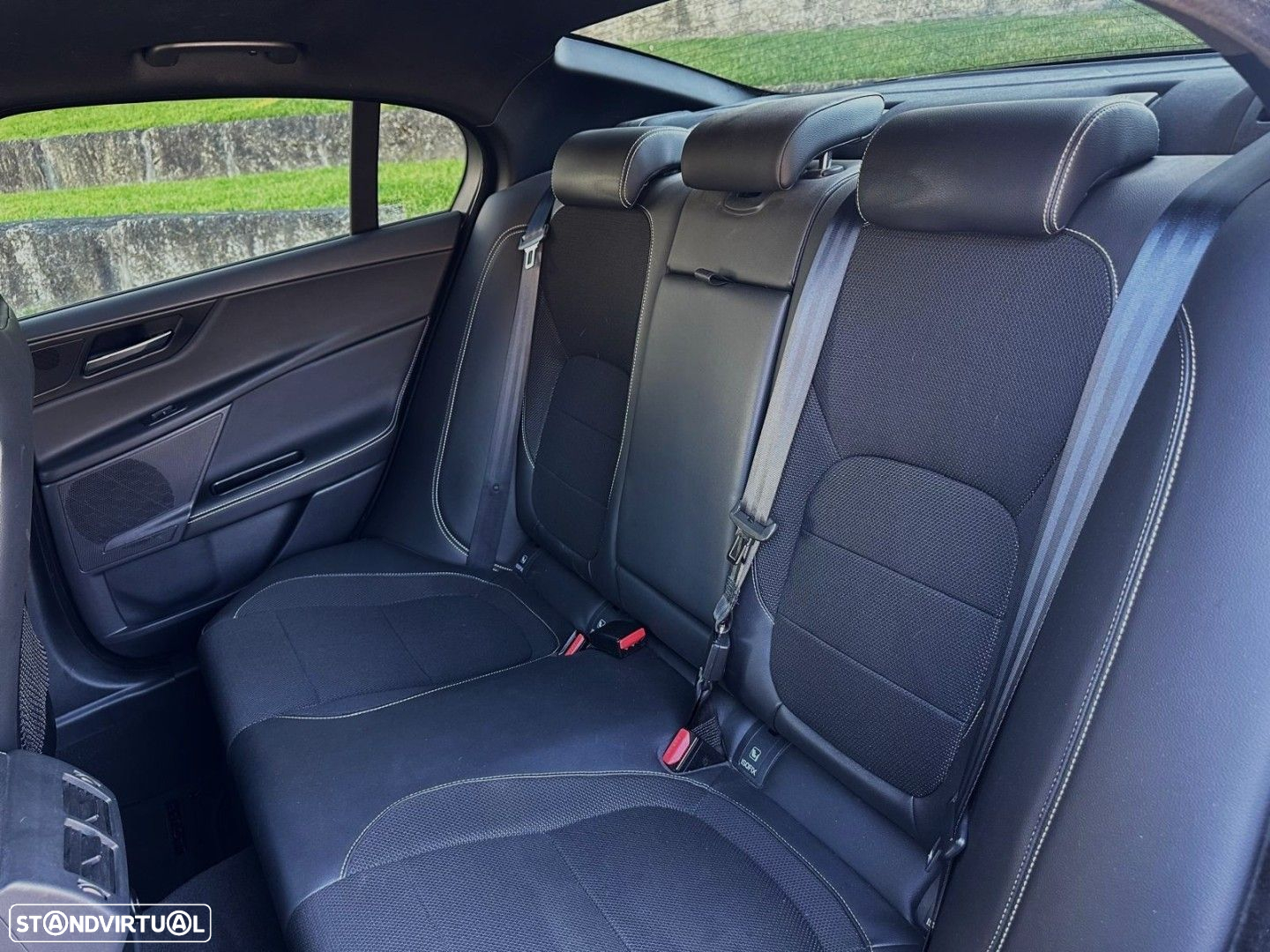 Jaguar XE 2.0 D R-Sport Aut. - 11
