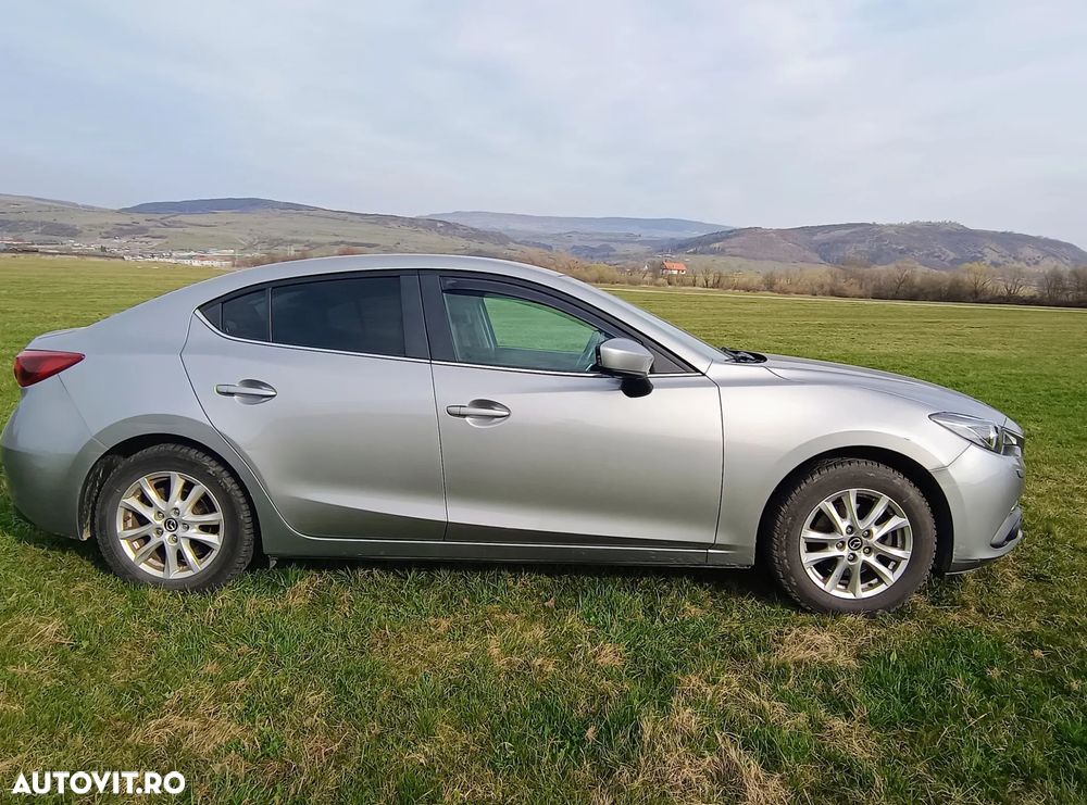 Mazda 3 G120 Attraction - 4