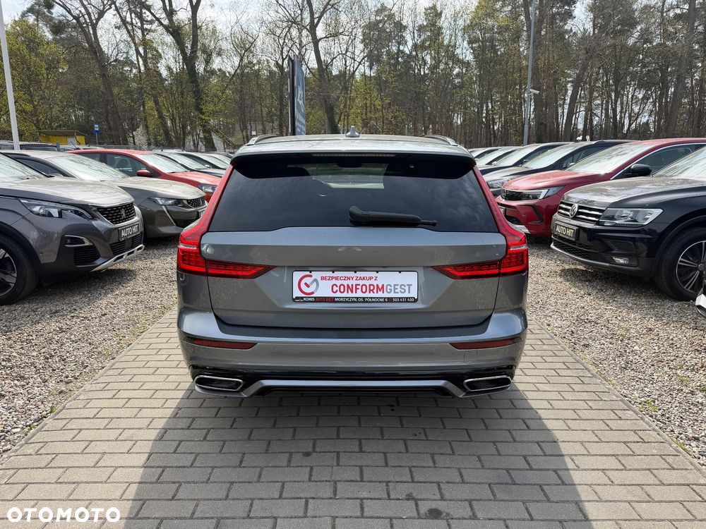 Volvo V60 D3 R-Design - 13