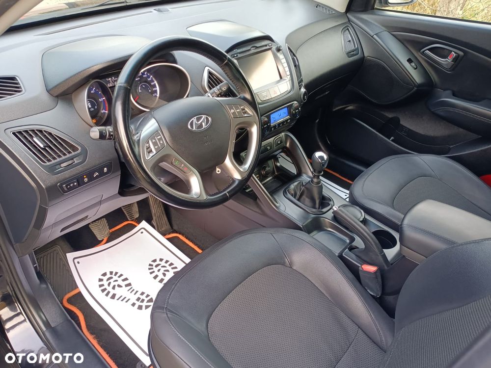 Hyundai ix35 1.7 CRDi 2WD blue Finale Gold - 16