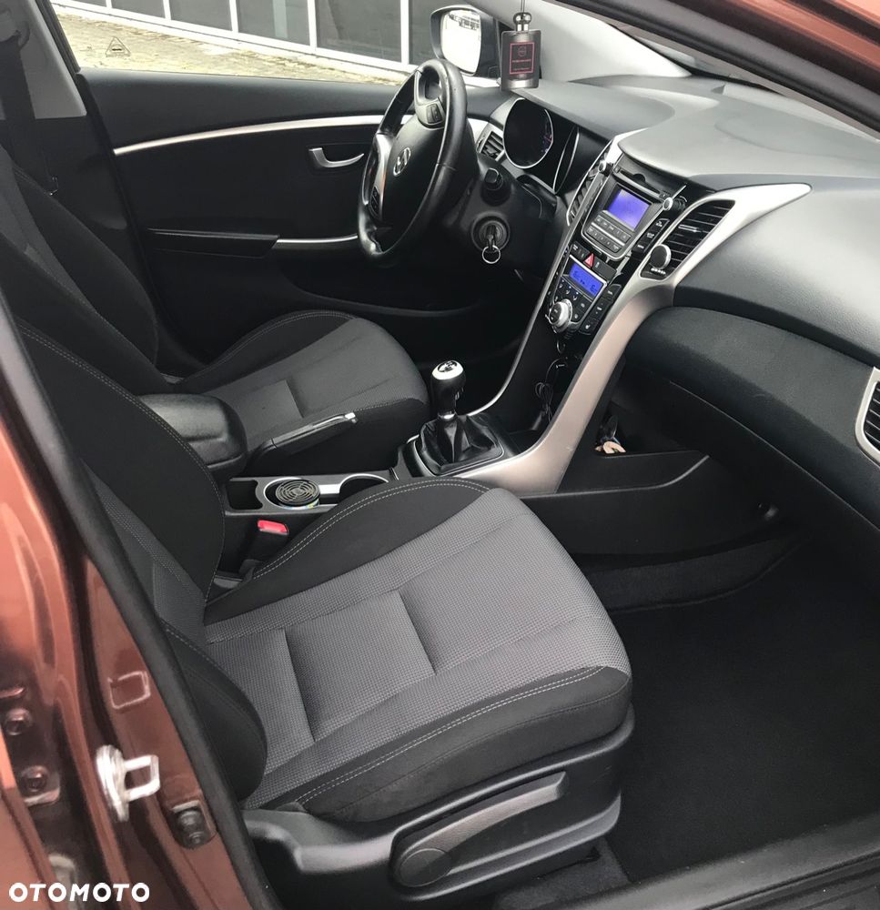 Hyundai i30 blue 1.6 CRDi Style - 21