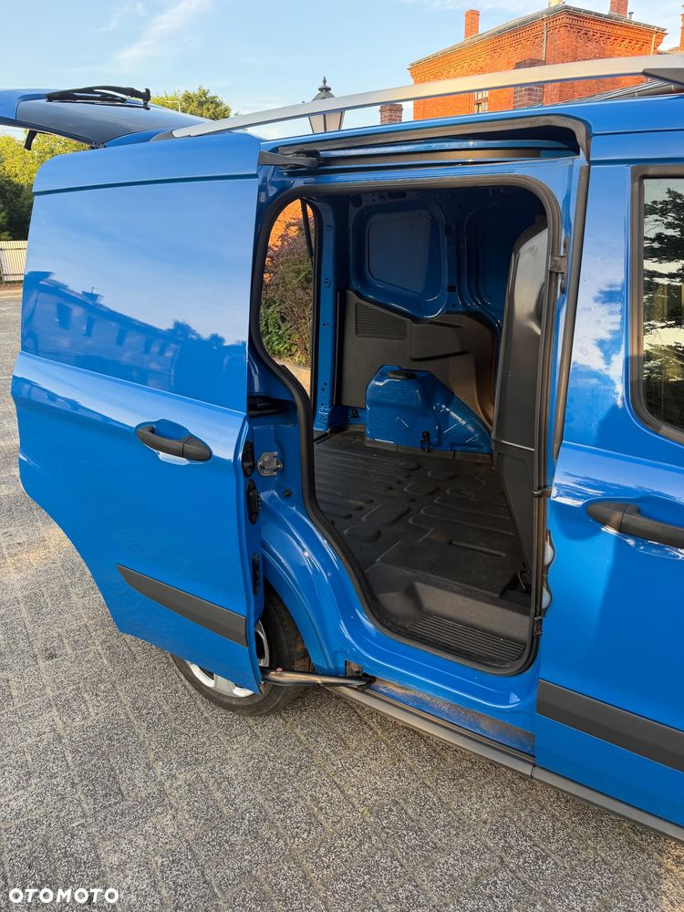 Ford transit courier - 7