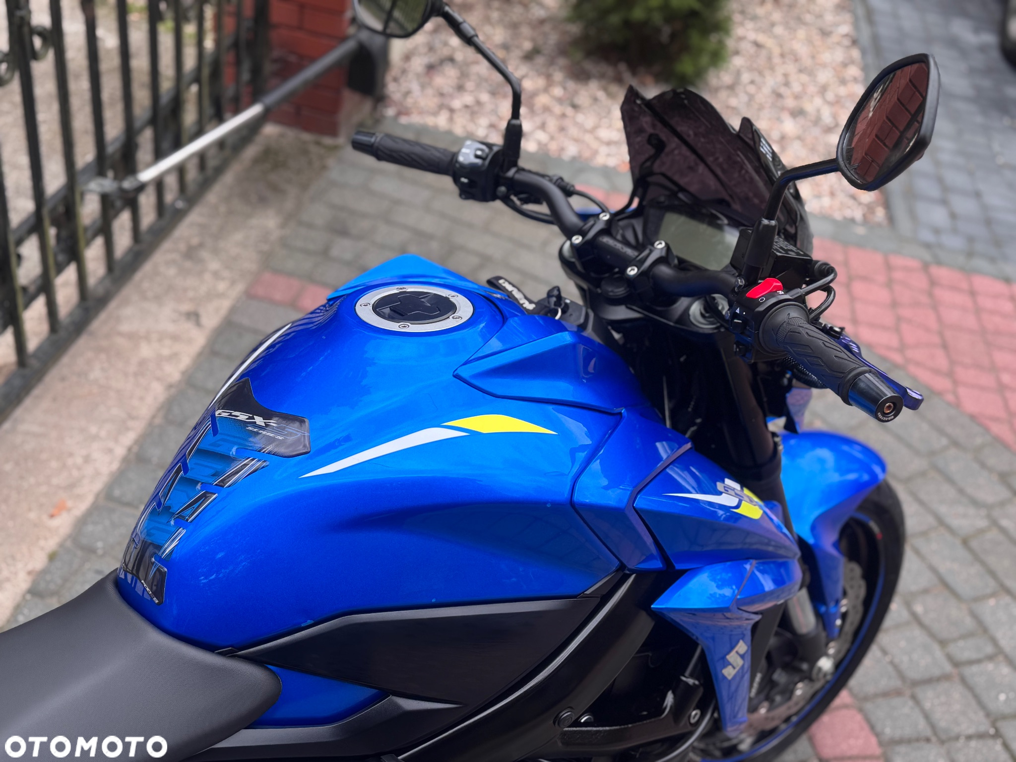 Suzuki GSX - 14