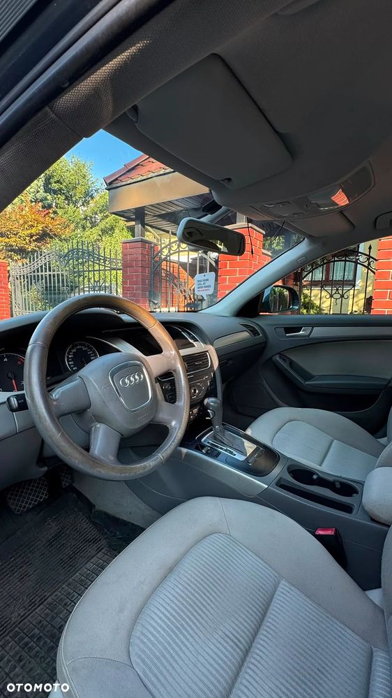 Audi A4 Limousine - 10
