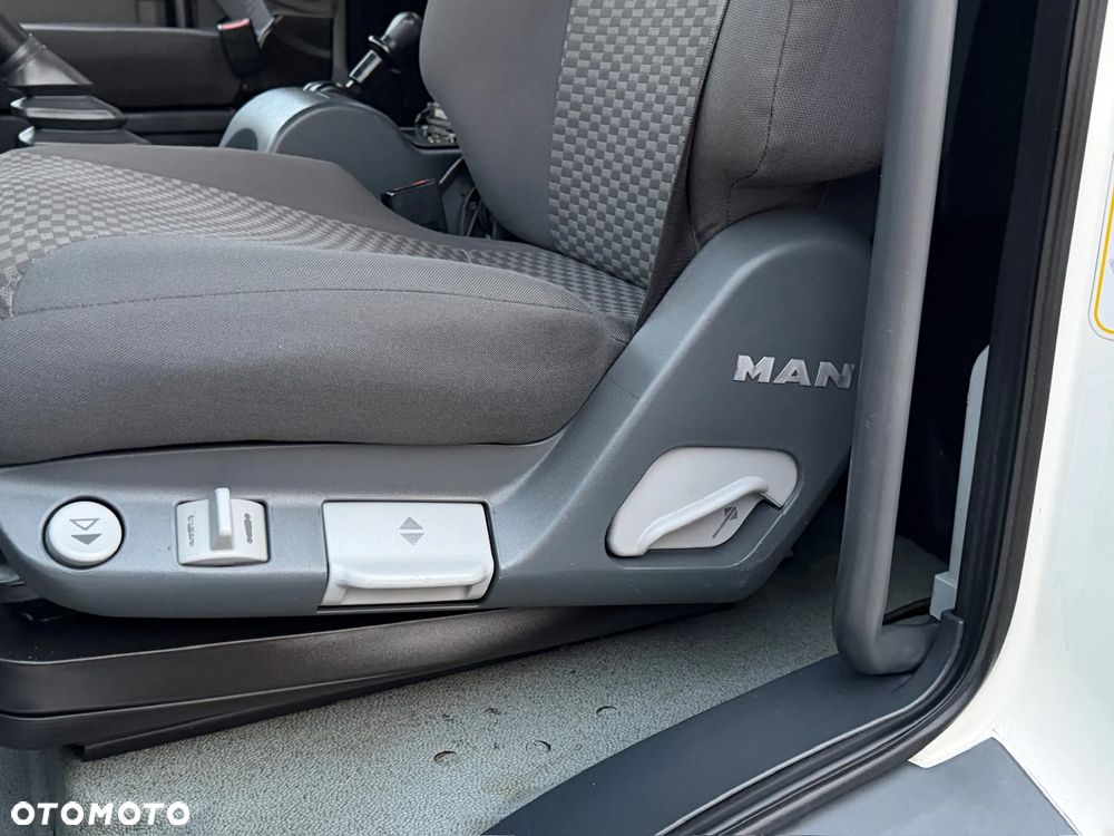 MAN TGL 8.180 // Hakowiec + HDS FASSI F40 // - 33