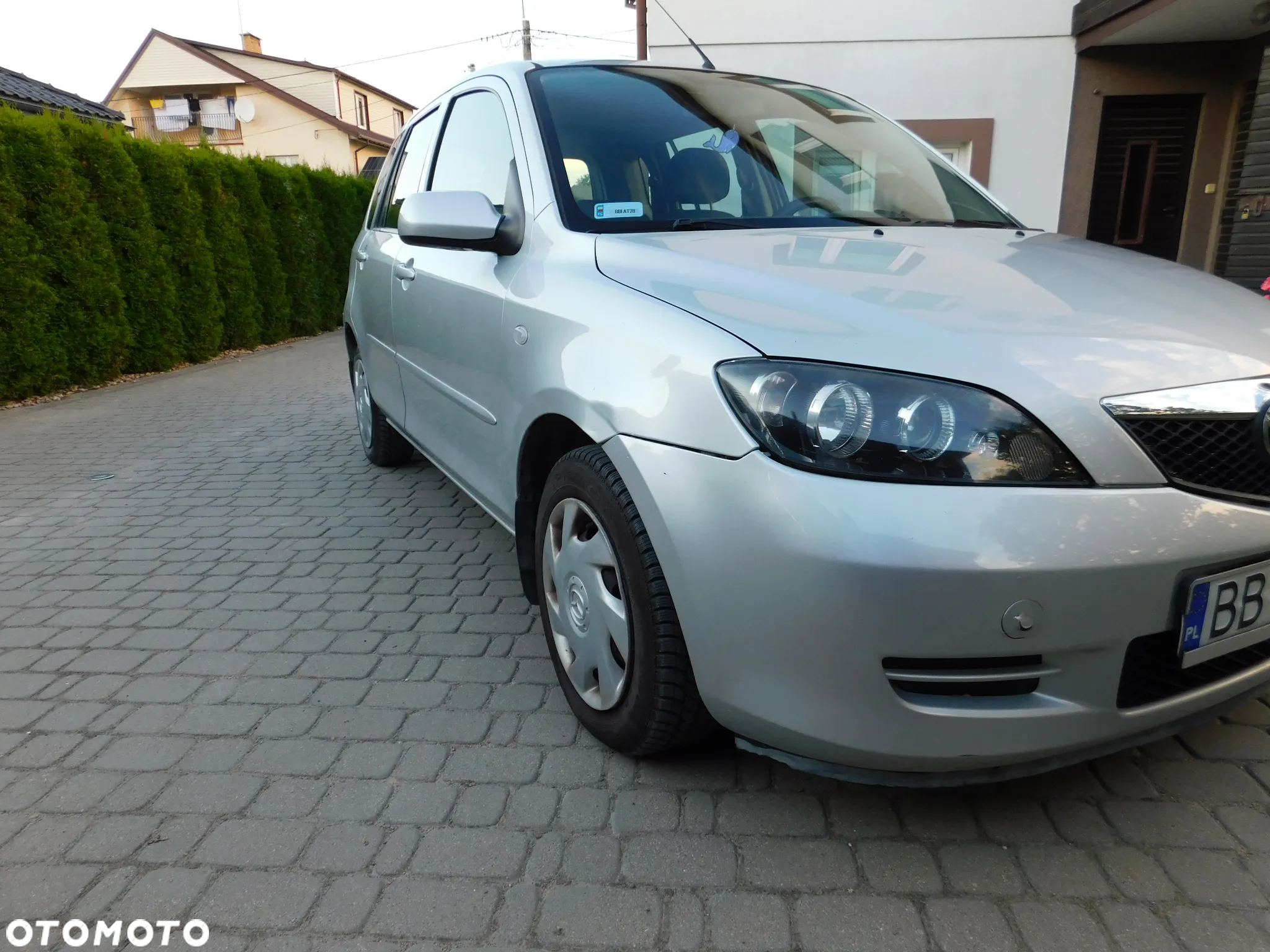 Mazda 2 - 24