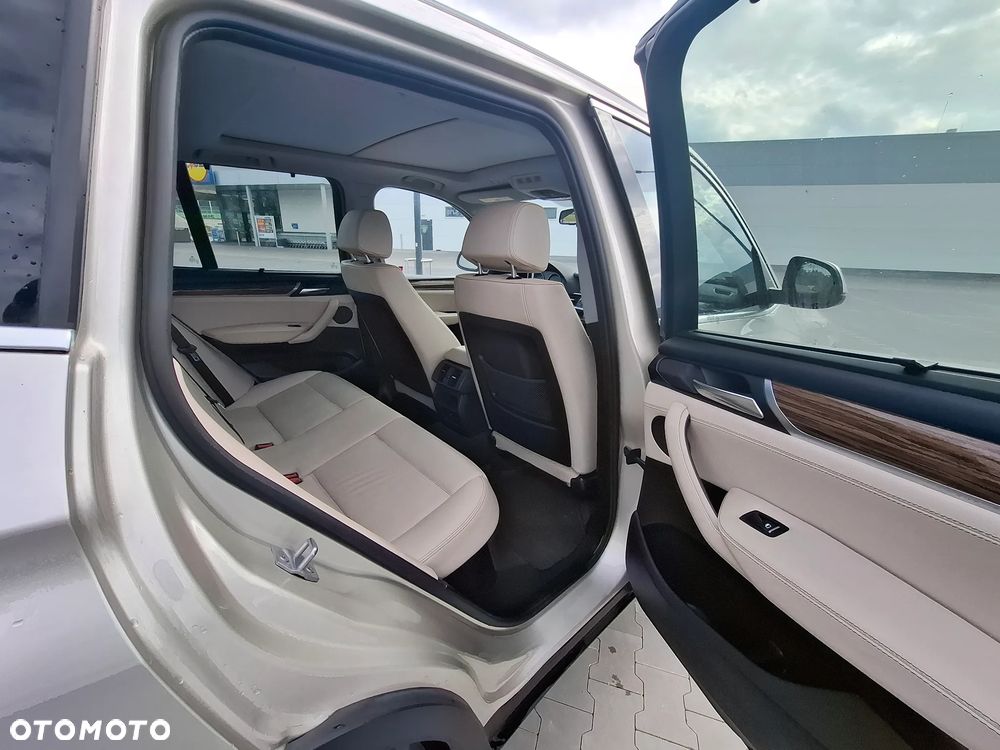 BMW X3 xDrive28i - 12